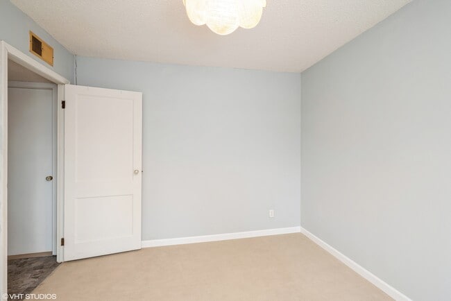 Photo - 3740 Kencrest Dr NE