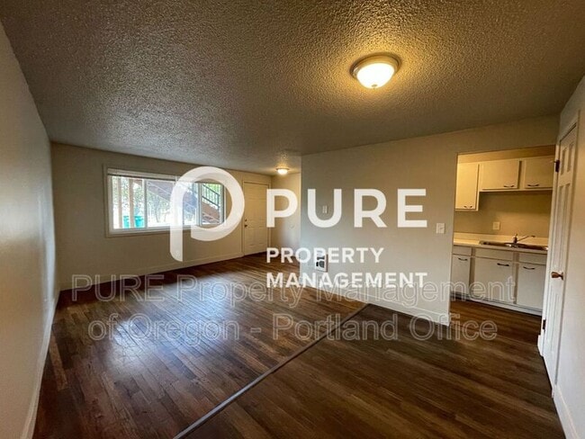 Photo - 18411 E Burnside St