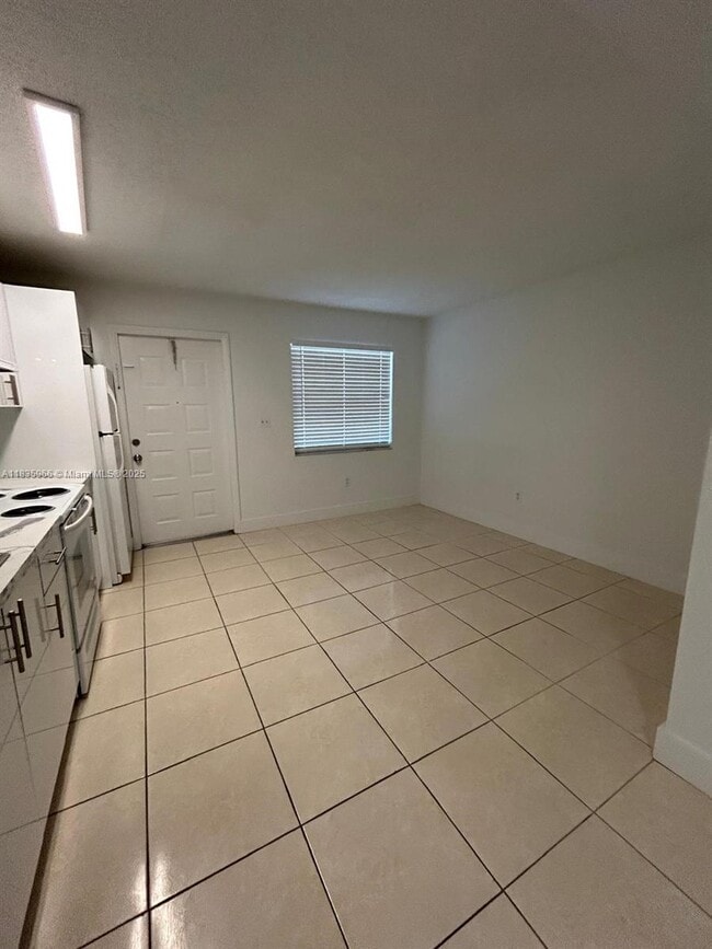 Photo - 2401 Van Buren St Apartment Unit 7