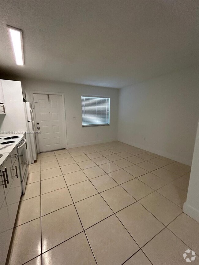 Building Photo - 2401 Van Buren St Unit 7 Rental