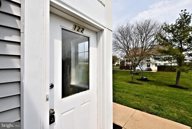 Photo - 122 Wheatsheaf Ln