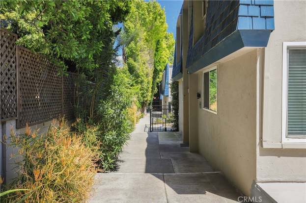 Photo - 972 Larrabee St