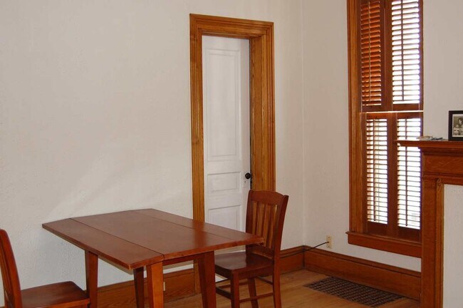 Photo - 315 N Thayer St Unit 1