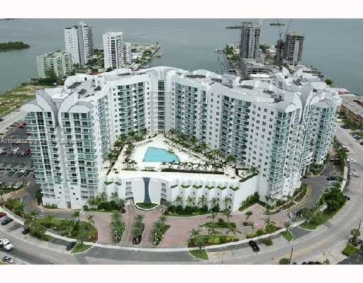 Building Photo - 7900 Harbor Island Dr Unit 822