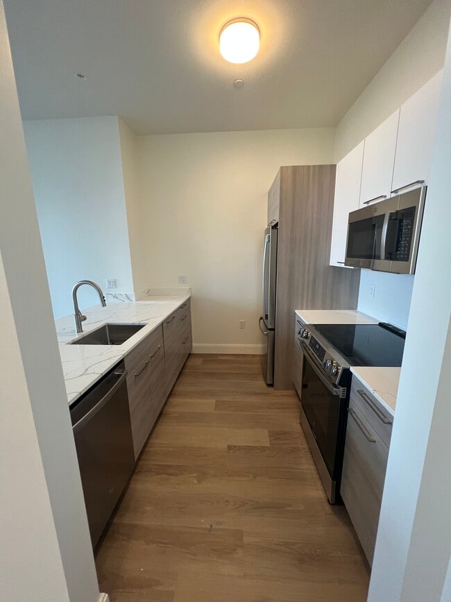 Photo - 1095 Commonwealth Ave