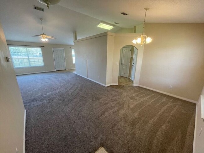 Photo - Navarre - 3 bedroom, 2 bathroom