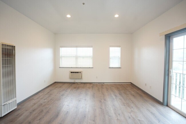 Photo - Pine Street, 2660-2670 Unit 2674 Pine