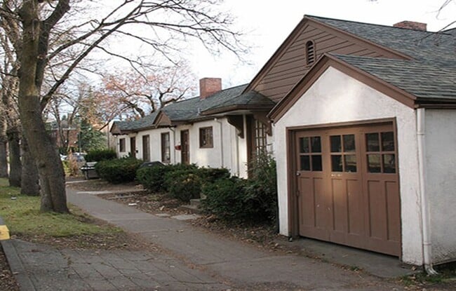 645 NE Campus ST-Bg1 - Slocum Apartments