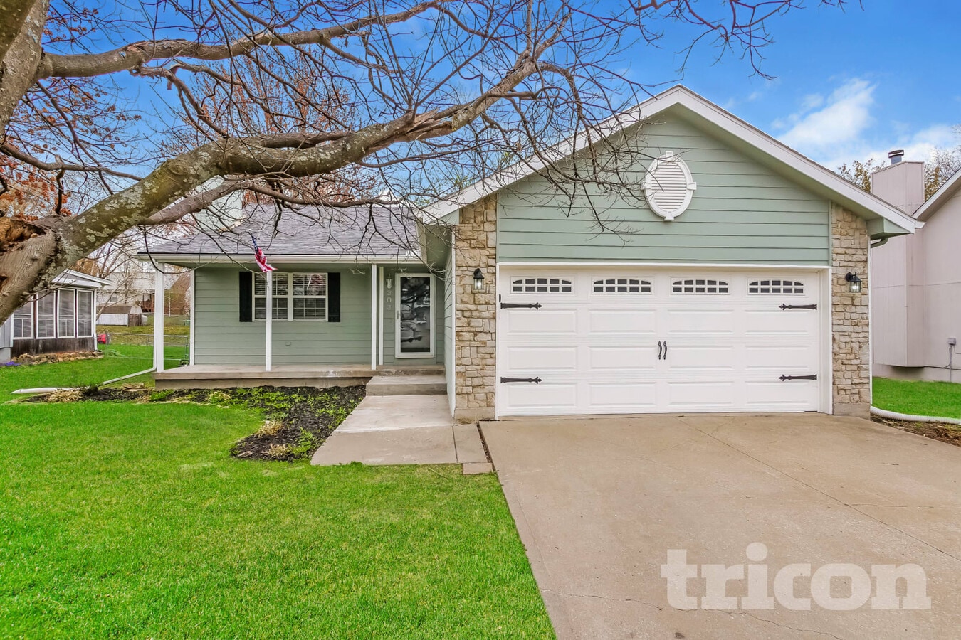 Photo - 303 N Darrowby Dr