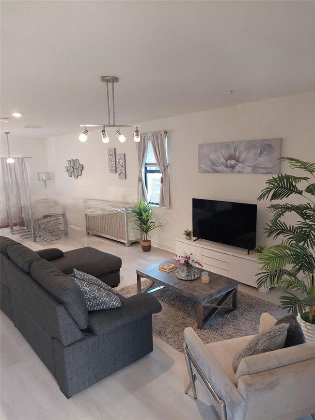 Photo - 10407 NW 82nd St