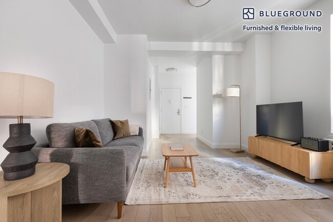 Building Photo - 915 W End Ave Unit FL4-ID2091