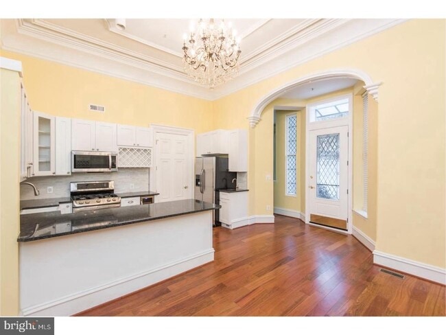 Building Photo - 2129 Walnut St