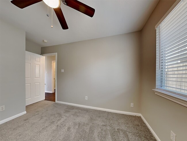 Photo - 4002 Old Pine Grove Dr