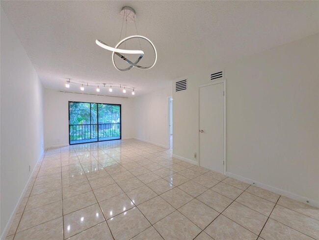 Photo - 3101 Oakland Shores Dr Unit H204