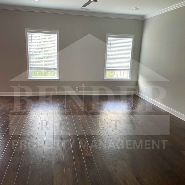 Photo - 638 NE Bellingham Dr