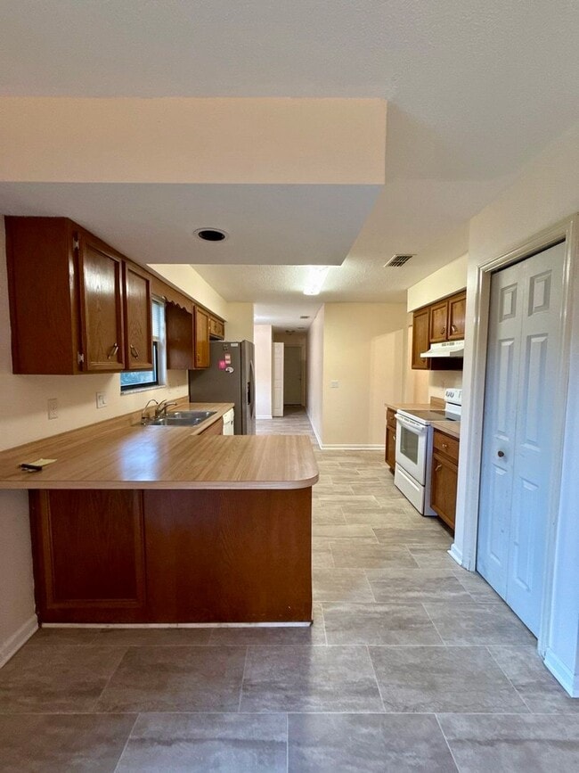 Photo - Great Three Bedroom Two Bath Home in Great...