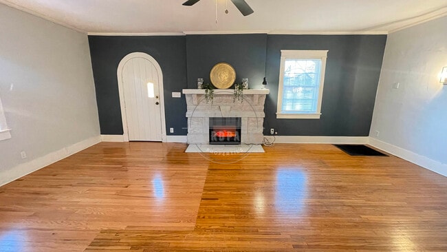 Photo - 1341 Meridian St