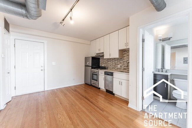 Photo - 2520 W Leland Ave Unit 2520 West Leland Ave