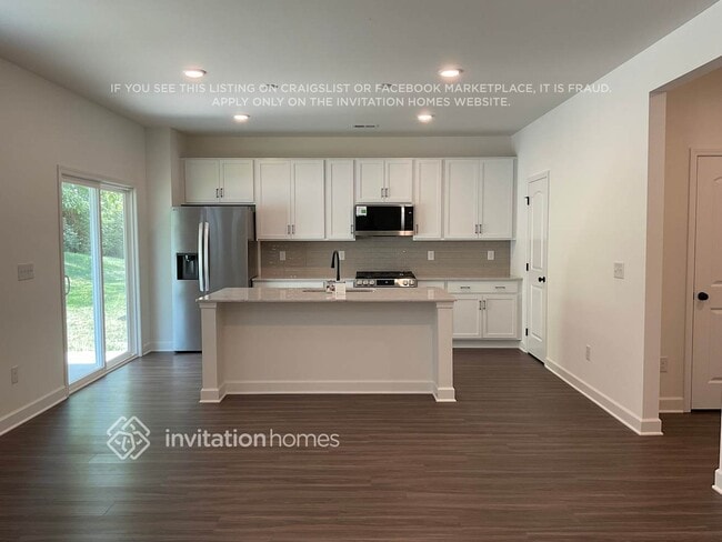 Photo - 212 E Millbrook Dr