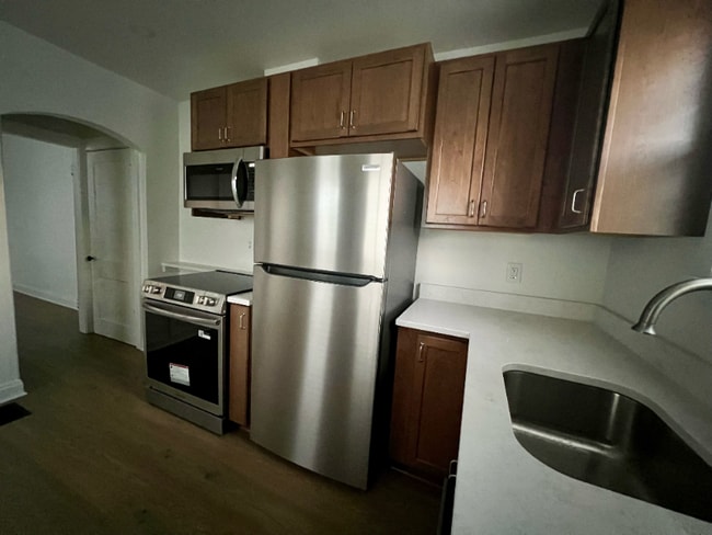 Photo - 897 Thomas Rd