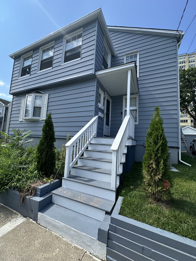 Photo - 78 Suburban Ave Unidad 78 Suburban Ave 2nd Floor