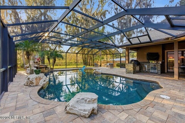 Photo - 114 Warren Cir