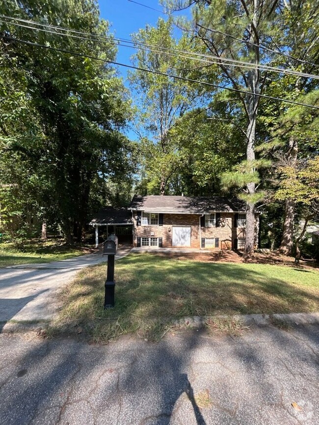 Building Photo - 1683 Pine Glen Cir Rental