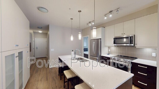 Photo - 1720-310 10 St SW