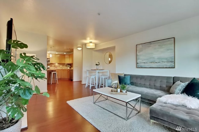 13203 97th Ave E Unit 302