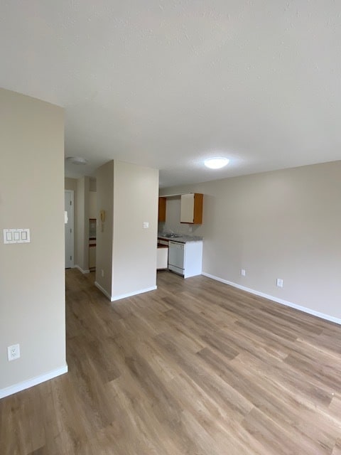 Photo - 1075 Edgett Rd Unit 2