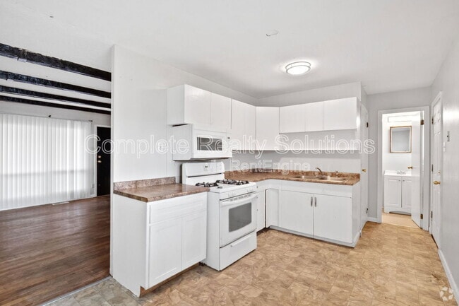 Building Photo - 1324 Columbus Dr Rental