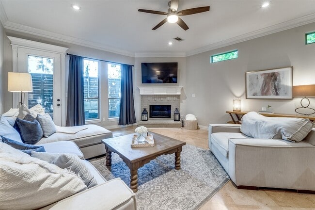 Photo - 2608 N Garrett Ave Unidad B