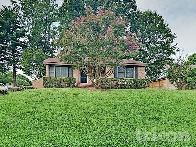 Building Photo - 1133 Penrose Ln