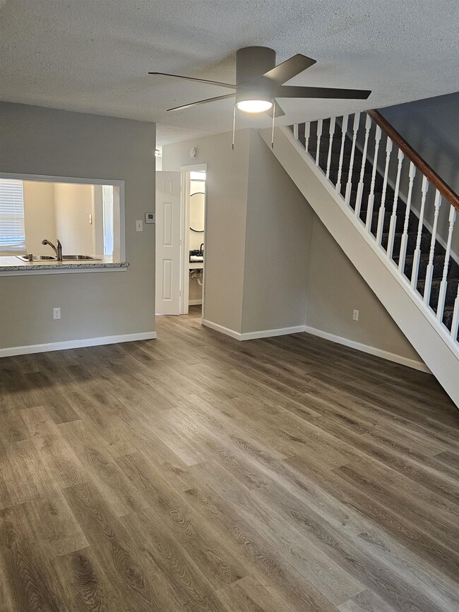 Photo - 5233 Flowering Peach Dr