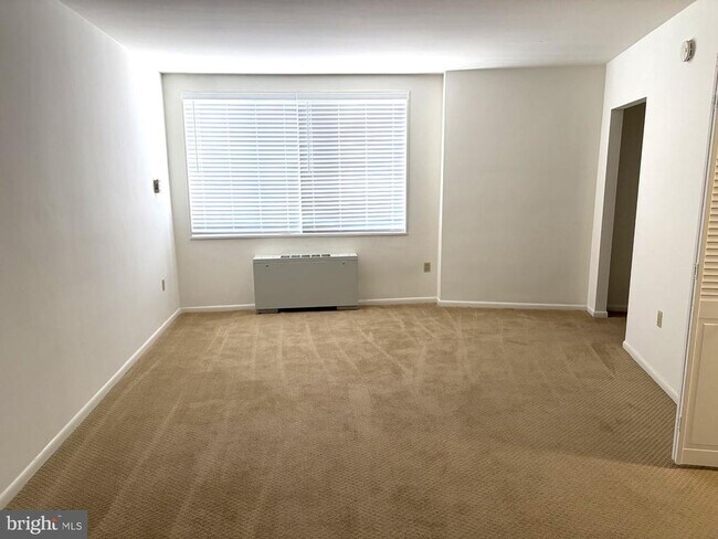 Photo - 10401 Grosvenor Pl Unit 328