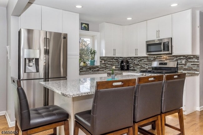 Photo - 7 Van Ness Ct House