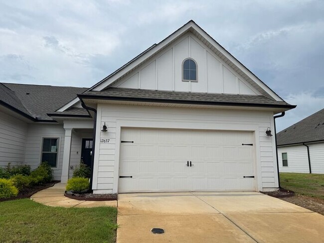 Building Photo - LOOK AND LEASE! Rental