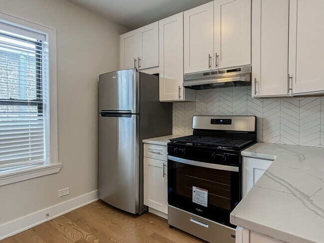 Photo - 4604 N Winchester Ave Unit 3-C