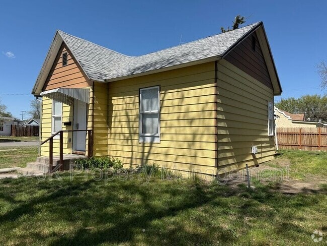 Building Photo - 701 8th Ave S Rental