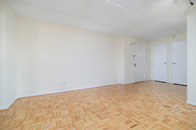 Photo - 143 Hoyt St