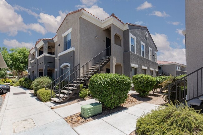 Building Photo - First floor two bedroom in gated Silverado Ranch community