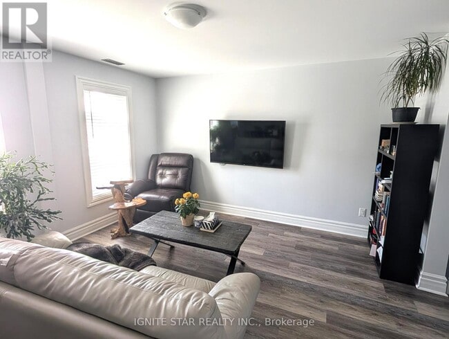 Photo - 106 West Avenue N
