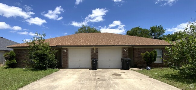 Building Photo - 3210 Toledo Dr Unit A Rental