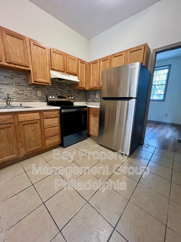 Photo - 1631 Edgley St