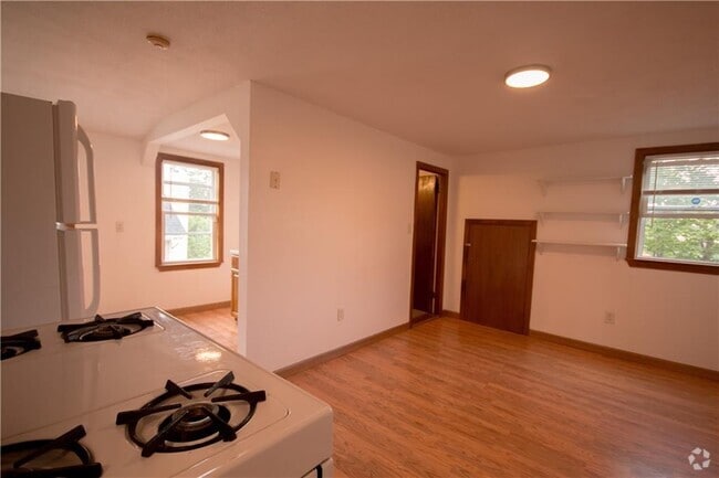 Building Photo - 177 Boyden St Unit 2 Rental