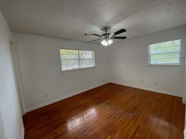 Photo - 5423 Pike Ave