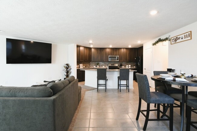 Photo - 6223 Topaz Pnes Trl