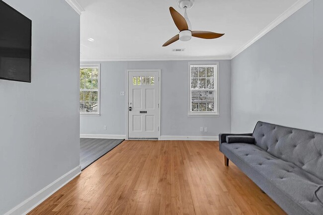 Photo - 2405 Eastwood Ave