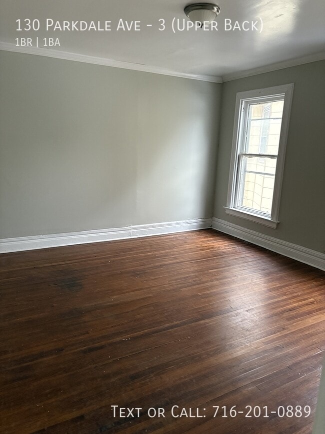 Photo - 130 Parkdale Ave Unit 3 (Upper Back)