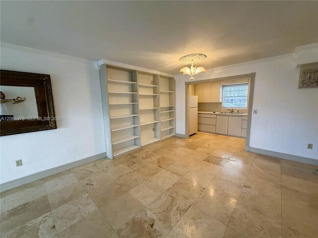 Building Photo - 7550 SW 82nd St Unit F204